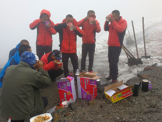 為了南景區早日開(kāi)放，他們在行動(dòng)