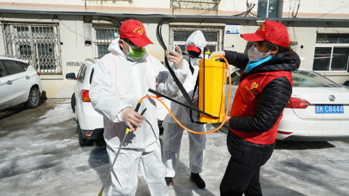 公司抗疫日記:志愿小組為老舊小區(qū)進(jìn)行全面消毒